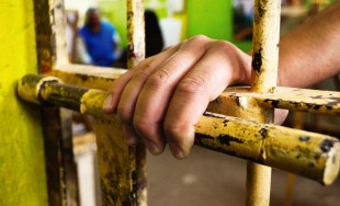 18/05/2016 - Ricardo Sola y su esposa, son voluntarios de la Radio en la localidad de Rafaela en&hellip;