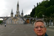 09/05/2017 – El P. Javier Soteras, director de Radio María, llegó hoy a Lourdes donde entregará a la Virgen la obra de Radio…