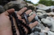A lo largo de la programación de Radio María Argentina, rezamos los cuatro misterios del rosario cada día. Así la oración se convierte…