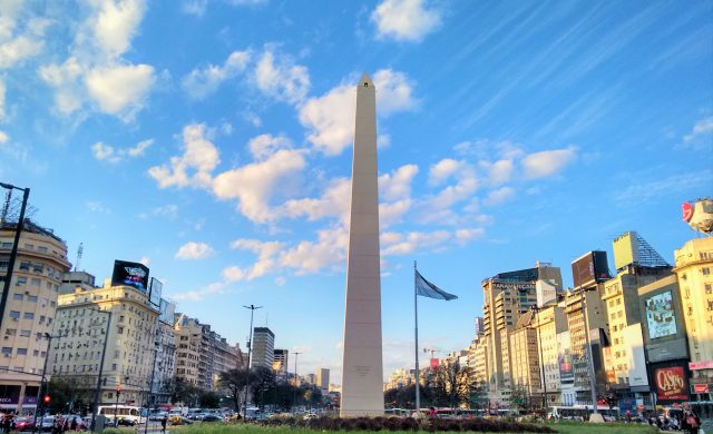 29/10/2024 - En la Ciudad Autónoma de Buenos Aires, Radio María se puede sintonizar la 88.5 FM en zona norte -las 24horas-, mientras que la 91.1 FM se puede sintonizar desde Aeroparque hacia Avellaneda de lunes a viernes de 8 a 12 horas. Ésta última frecuencia pertenece a Radio Amadeus, agradecemos a Sara Shaw, la hija del Venerable Siervo de…