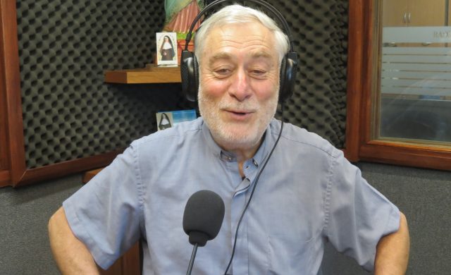 Despedimos con dolor pero también con esperanza, a Fray Mamerto Menapace, monje benedictino, sacerdote, maestro y narrador. Mamerto Menapace logró hacer cercano el Evangelio sembrando la fe con palabras simples, tejidas con imágenes del campo y escenas de la vida de todos los días.