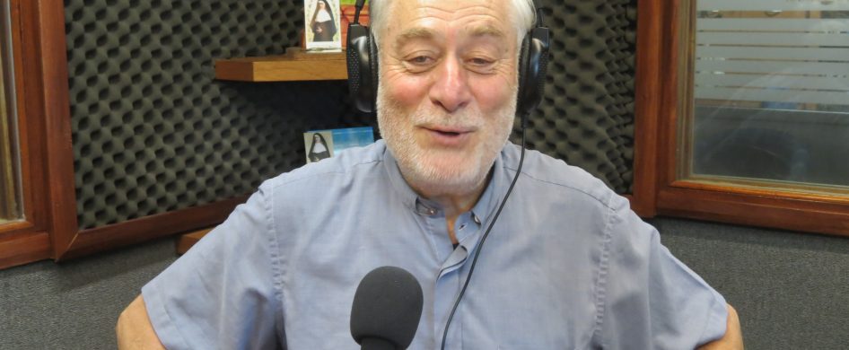 Despedimos con dolor pero también con esperanza, a Fray Mamerto Menapace, monje benedictino, sacerdote, maestro y narrador. Mamerto Menapace logró hacer cercano el Evangelio sembrando la fe con palabras simples, tejidas con imágenes del campo y escenas de la vida de todos los días.