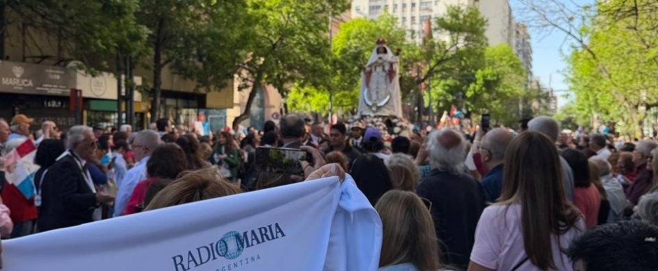 21/10/2025 - El pasado domingo 5 de octubre, la ciudad de Córdoba vivió una jornada de profunda fe y comunión durante la Fiesta Patronal de Nuestra Señora del Rosario del Milagro, en el marco del Jubileo Arquidiocesano 2025. Bajo el lema impulsado por el Papa Francisco, “Peregrinos de Esperanza”, la celebración reunió a miles de fieles que se unieron en…