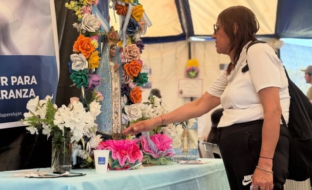 21/10/2025 - Estuvimos presentes en una de las expresiones más profundas de la fe popular: la peregrinación a Luján, corazón mariano de la Argentina. Miles de fieles caminaron para honrar a la Virgen, y ahí estuvimos, compartiendo el testimonio, la emoción y la esperanza de quienes pusieron su fe en movimiento. Desde móviles en vivo y programas especiales, llevamos a…