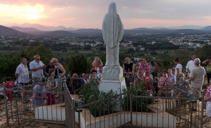 Compartimos lo que el Papa Francisco, y el Dicasterio para la Doctrina de la Fe, dejan como indicaciones en relación a esta manifestación mariana.