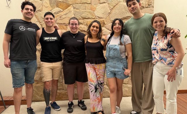 12/12/2025 - Entre octubre y diciembre de este año, cuatro estudiantes de la Tecnicatura en Marketing Digital de la Universidad Católica de Córdoba (UCC) eligieron desarrollar sus prácticas profesionales en Radio María Argentina, integrándose al área de Radio María Digital. Luciano, Ángeles, Jasmín y Luca formaron parte del equipo y aportaron su mirada joven, su entusiasmo y sus conocimientos en&hellip;