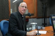 23/09/2013 - Mons. Olivera, obispo de la diócesis de Cruz del Eje, visitó los estudios de Radio María y conversó sobre la gracia…