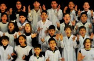 08/07/2016 – En el día de ayer, alumnos de quinto grado de un colegio porteño de Coghlan, presentaron el “Himno del Bicentenario” el…