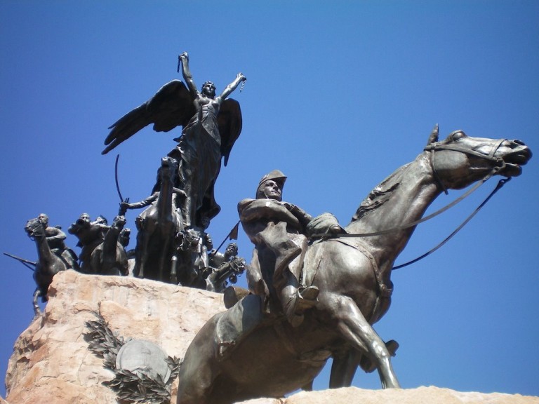 El General San Martín Prócer by Luciano Saracino