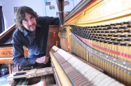 23/11/2016 –  Miguel Puch es músico y uno de los afinadores de piano más reconocidos de Argentina. Desde hace 25 años que se…