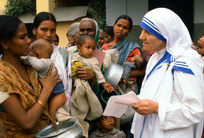 Madre Teresa con los pobres