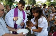 29/12/2018 – El padre Pablo Pastrone es un sacerdote platense, actualmente párroco en Nuestra Señora de los Milagros de Villa Elisa, y también…
