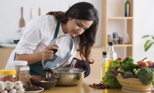 14/08/2025 - Acompañados de una especialista en nutrición, revisamos cómo son las distintas comidas de nuestro día.