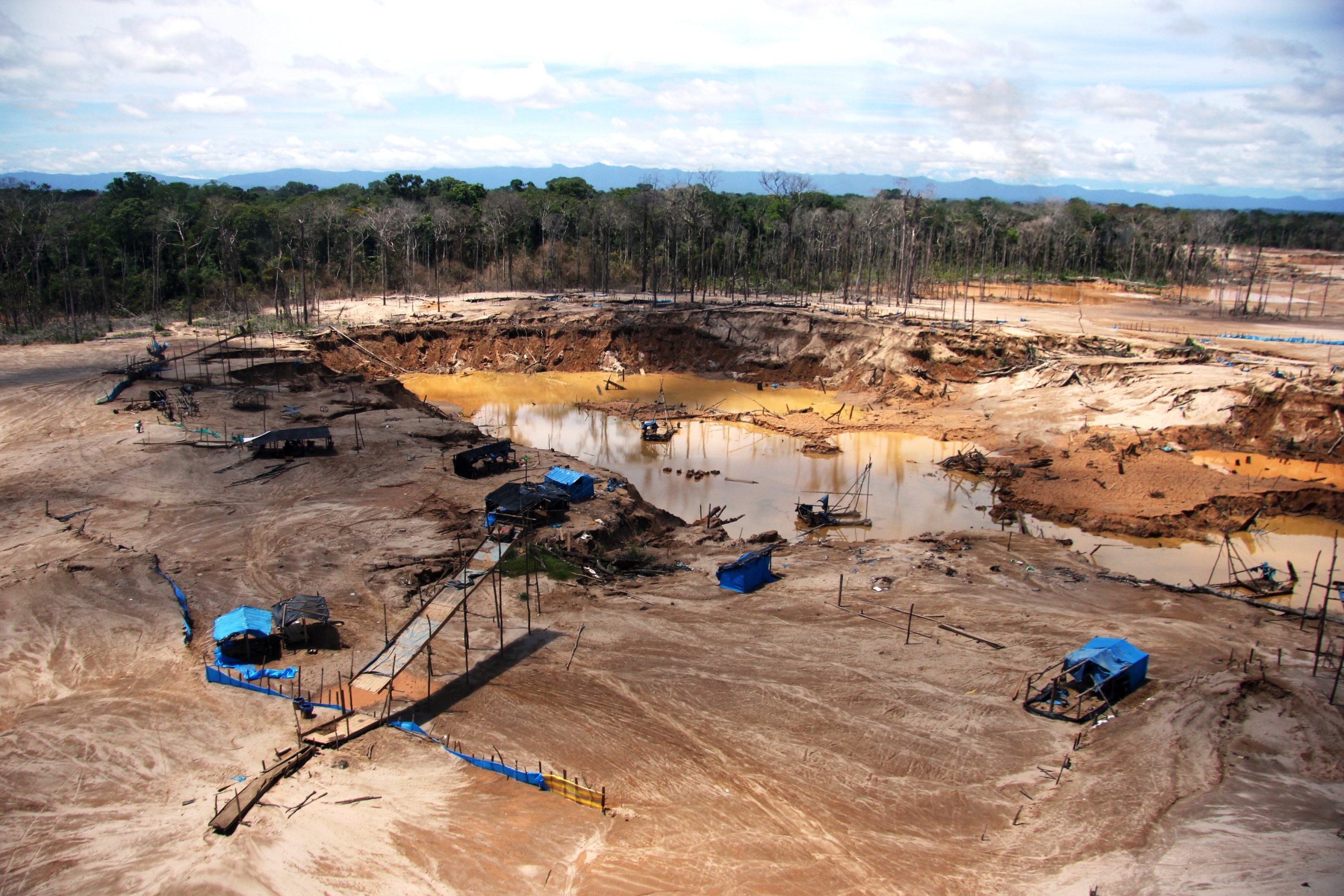 La Minería A Cielo Abierto Y La Contaminación De La Amazonía - Podcast