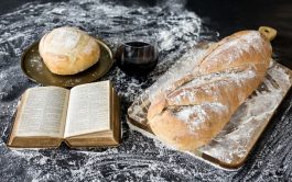 "El pan nuestro" es un programa para compartir la mesa y la vida cotidiana, contemplando distintas realidades…