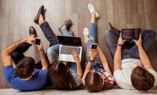 01/12/2025 - Vanesa Monzón, Secretaria Ejecutiva de la Comisión Episcopal de Comunicación Social de la CEA, nos…