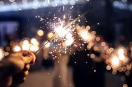 29/12/2022 – En época de fiestas, el debate por el uso de fuegos artificiales llega a la mesa de las familias a lo largo…