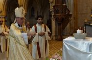 https://youtu.be/KJDLmCtyJFU 29/11/2023 - El obispo de Azul, monseñor Hugo Salaberry, presidió el rito de apertura de la Puerta Santa en la catedral Nuestra…