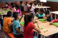 23/01/2024 – La cantidad de niños y adolescentes en edad escolar que se alimentan en las escuelas públicas creció un 21% entre 2014…