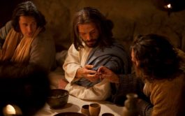 26/03/2023 – Martes santo, el Evangelio de Juan 13,21-33.36-38 comienza a relatar el drama que rodea  a la cena pascual: uno de…