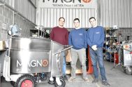 06/10/2024 – Tres jóvenes emprendedores argentinos han revolucionado la manera de alimentar a los terneros en los tambos, creando el “Taxi Lechero”. Este…