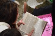 [audio mp3="https://radiomaria.org.ar/_audios/20250604CAT.mp3"][/audio] 04/06/2025 - Jesús nos consagra en la verdad para que vivamos en unidad. Su Palabra nos transforma, nos une, nos envía…