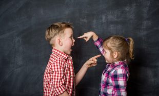 11/08/25- Como niños asustados , ante nuestros errores, muchas veces expulsamos las culpas afuera, y no nos…