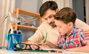 4/12/2025 - "Bien no es respuesta", dice Patricia Farías, y detrás de esa frase se abre una…