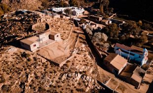 25/01/2026 - En la inmensidad de la Puna jujeña, a 3.500 metros sobre el nivel del mar,&hellip;