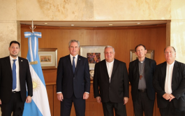 19/02/2026 – El presidente de la Conferencia Episcopal Argentina, Monseñor Marcelo Colombo, acompañado por el secretario general&hellip;