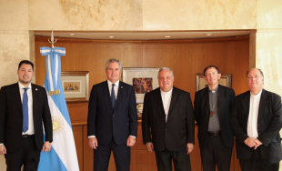 19/02/2026 – El presidente de la Conferencia Episcopal Argentina, Monseñor Marcelo Colombo, acompañado por el secretario general&hellip;