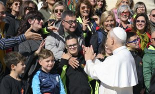 10/04/2026 - En el marco de la próxima Jornada Mundial del Migrante y del Refugiado, el papa&hellip;