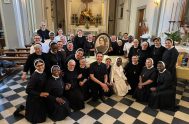 06/05/2026 – La hermana Betiana Palacios, de los Apóstoles del Sagrado Corazón de Jesús, contó desde la comunidad bonaerense de San Miguel del&hellip;
