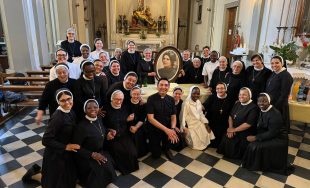 06/05/2026 – La hermana Betiana Palacios, de los Apóstoles del Sagrado Corazón de Jesús, contó desde la&hellip;