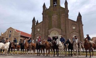 22/05/2026 - Más de 60 mil peregrinos llegaron a la localidad cordobesa para celebrar a la patrona&hellip;