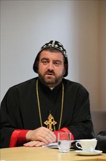 El Arzobispo Matta Roham invitó a los fieles sirios a participar de la invitación del Santo Padre.