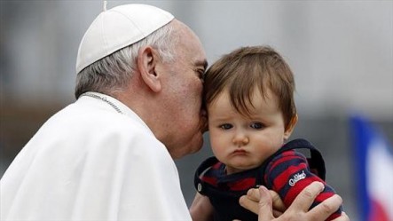 ¿Qué te dicen a tí, a mí, a nosotros? preguntó el Pontífice.