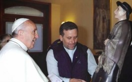 14/09/2013 - Hacia el final de la ceremonia que proclamó beato al Cura Brochero, Monseñor José María Arancedo leyó la…