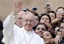 23/09/2013 - En su visita a la isla italiana de Cerdeña, el Santo Padre no se privó de dirigirle unas&hellip;