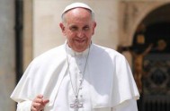 24/09/2013 - El Papa Francisco dio a conocer su mensaje para la próxima Jornada Mundial del Emigrante y del Refugiado. Francisco se refirió…
