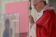 26/09/2013 - El Papa afirmó que a Jesús no se le puede conocer en primera clase, sino en la vida cotidiana. Francisco desarrolló…