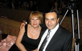 27/09/2013 - El médico italiano Antonio Salvatore Oriente entregó a Francisco los instrumentos quirúrgicos que usó durante años para practicar&hellip;