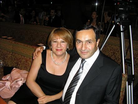 27/09/2013 - El médico italiano Antonio Salvatore Oriente entregó a Francisco los instrumentos quirúrgicos que usó durante años para practicar&hellip;