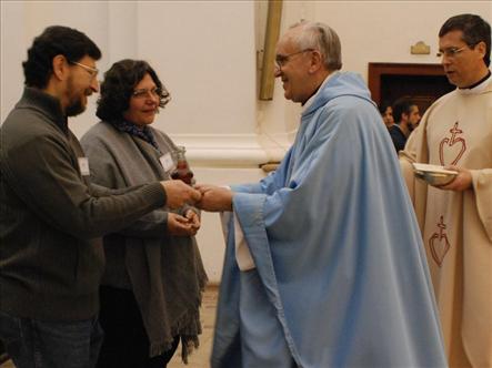08/10/2013 - En este sínodo, el Santo Padre contará con la participación responsable de los diferentes episcopados del mundo. Podría…