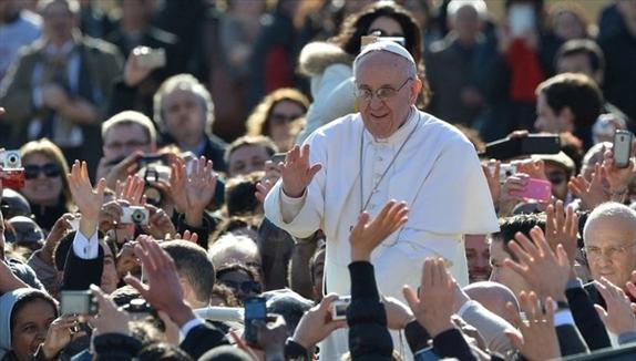 13/10/2013 - Lo dijo el Santo Padre durante su homilía en San Pedro. Además agregó: 'Si entendiéramos que todo es…