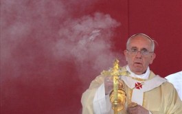 10/11/2013 - Además el Papa, a través del Pontificio Consejo Cor Unum, envió una primera ayuda de 150.000 dólares para&hellip;
