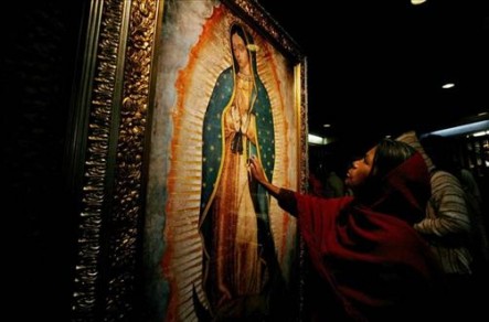 La devoción a la Virgen de Guadalupe es multitudinaria en México.