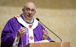 13/12/2013 - El Papa Francisco afirmó, en la misa matutina, que "los cristianos alérgicos a los predicadores tienen siempre algo&hellip;