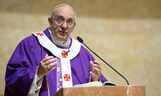 13/12/2013 - El Papa Francisco afirmó, en la misa matutina, que "los cristianos alérgicos a los predicadores tienen siempre algo&hellip;