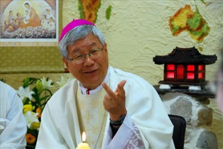 Monseñor Lazzaro You Heung-Sik, Obispo de Daejeon.